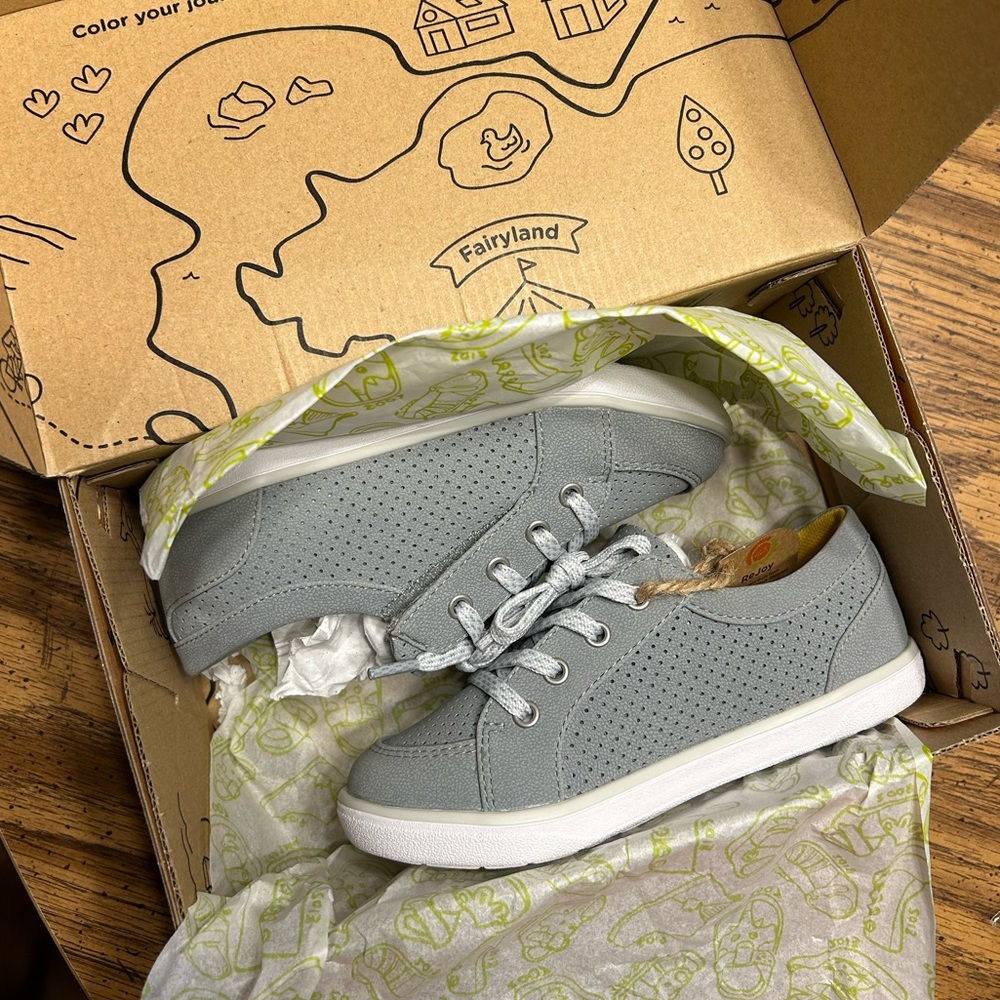 NWT Livie & Luca Reeve PERF boys sneaker- gray- size 10